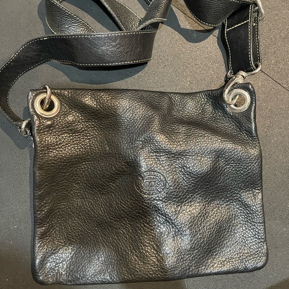 Roots Leather Crossbody Bag in Black - Picture 3 of 3